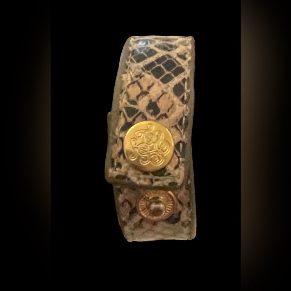 Cuff Bracelet - Picture 4 of 10